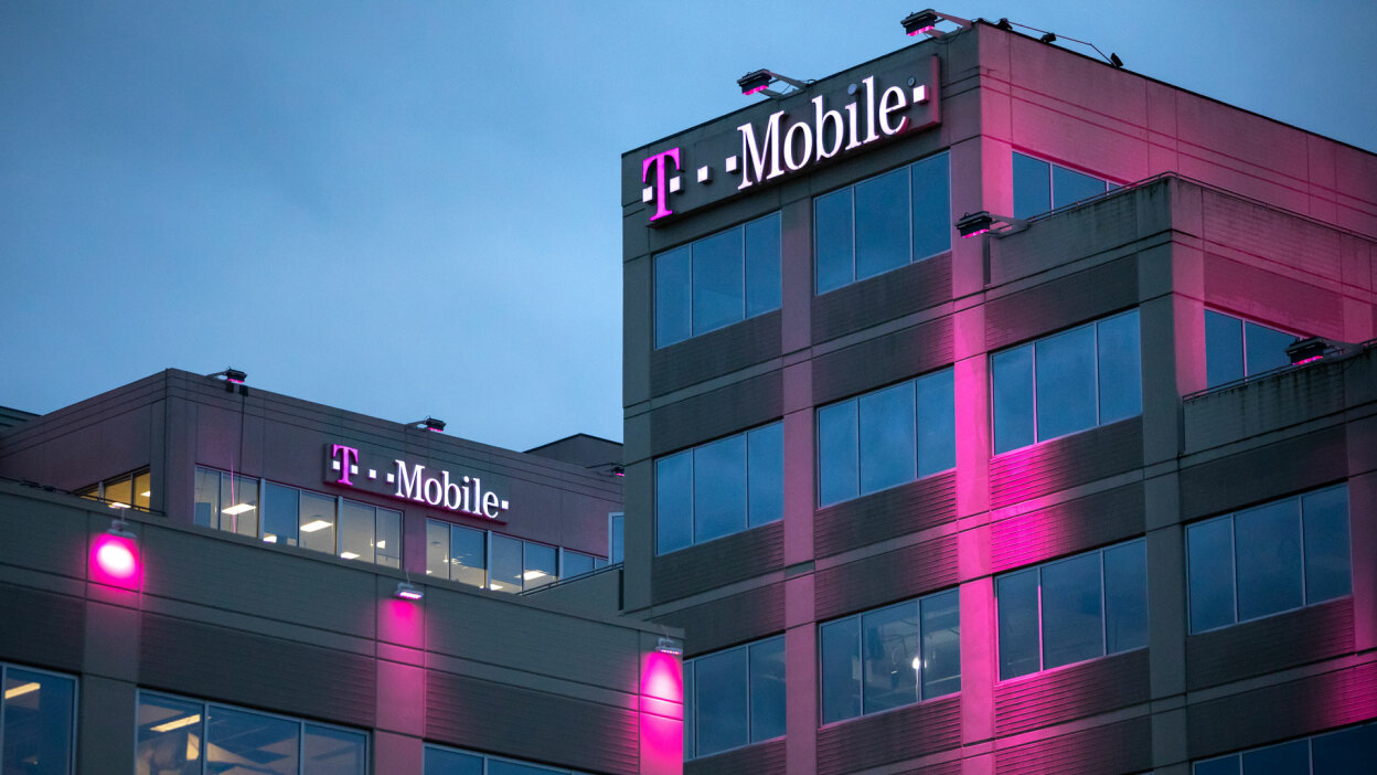 DawentsIT: T-Mobile Is Investigating a Reported Data Breach-