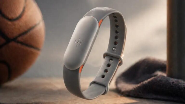 DawentsIT: Google’s Fitness Band With No Screen Might Be the Smartest Wearable Move Yet (Fitbit Air)