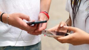DawentsIT: The UK Is Cracking Down On Online Nudity For Kids — Here's What Changes